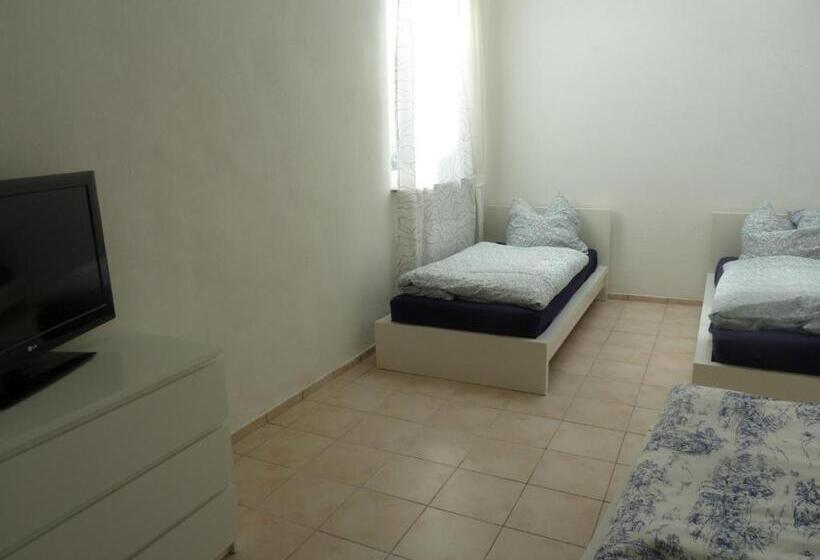 غرفة قياسية ثلاثية, Relax