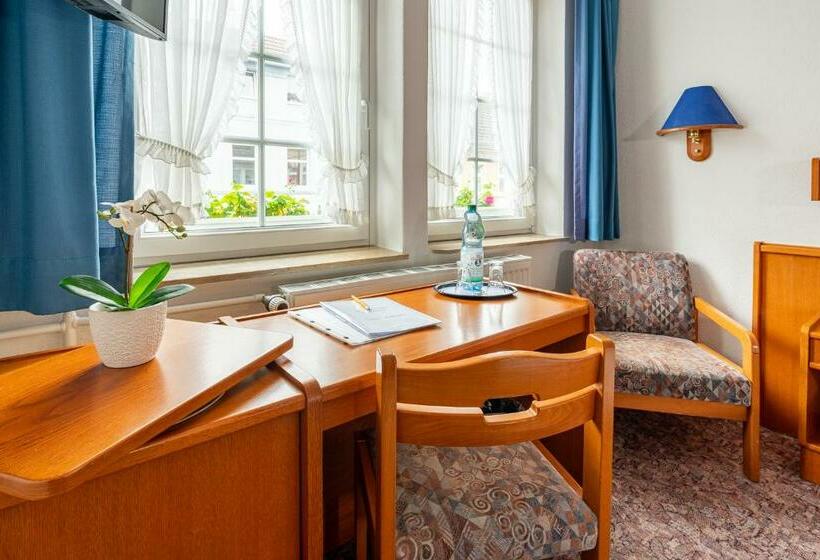 스탠다드 룸, & Restaurant Stadt Genthin