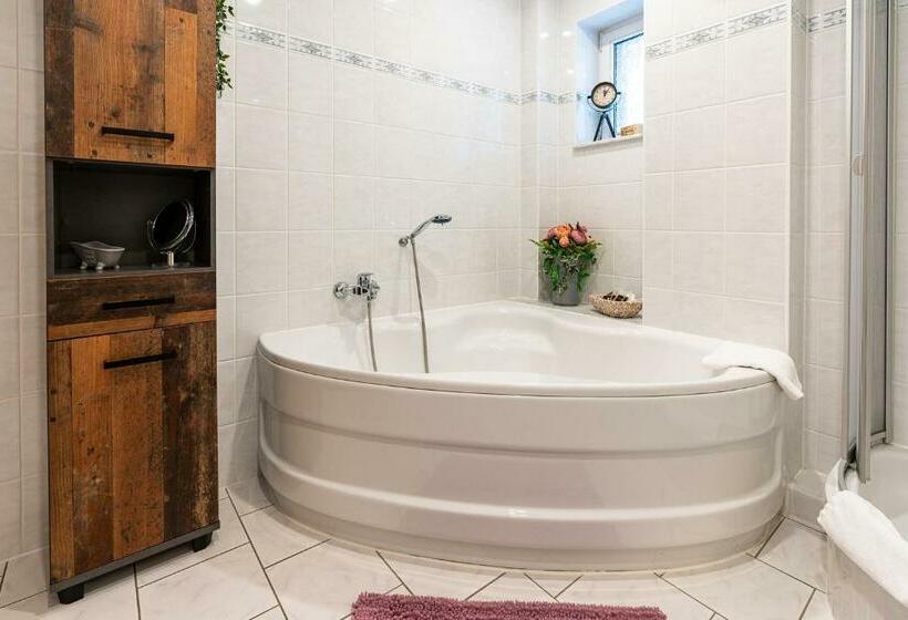 스위트, & Restaurant Stadt Genthin