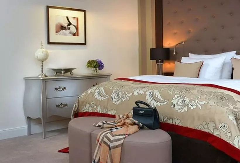 コンフォートルーム, Romantik Hotel Burgkeller Residenz Kerstinghaus