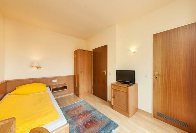 Camera Standard Individuale, Zum Kaffeekännchen