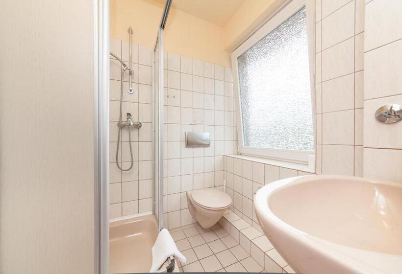 Camera Quadrupla Standard, Zum Kaffeekännchen