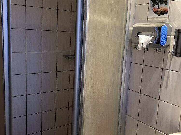 Camera Standard, Zum Kaffeekännchen