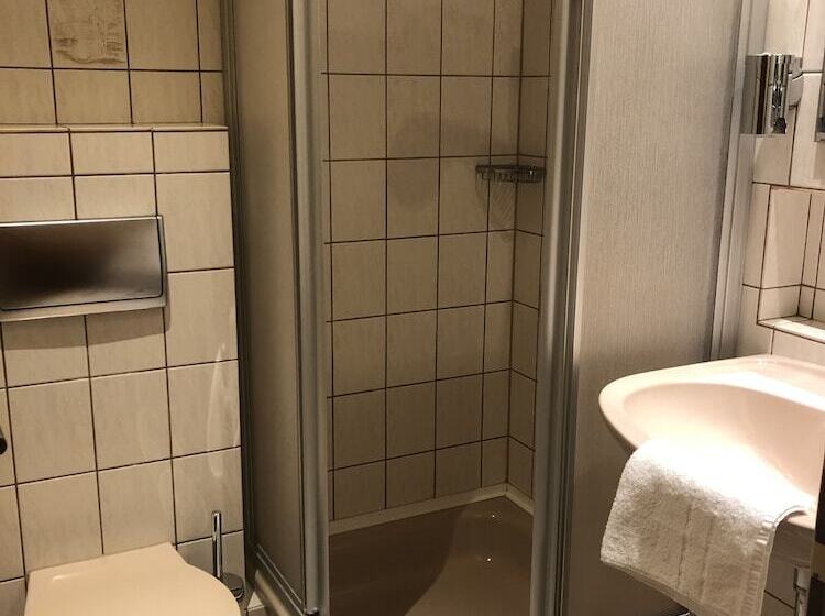 Camera Standard Individuale, Zum Kaffeekännchen