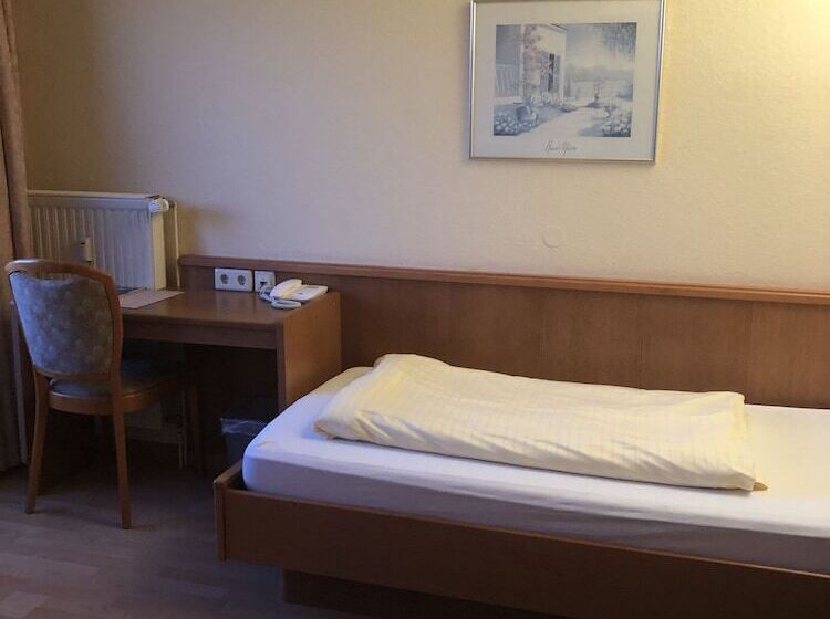 Camera Standard Individuale, Zum Kaffeekännchen