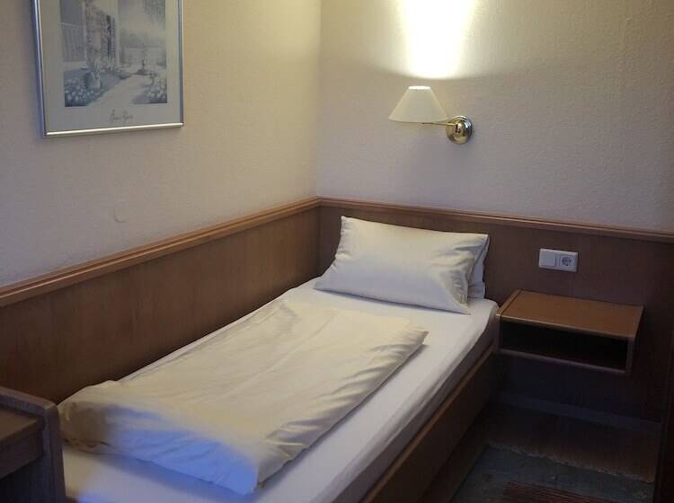 Camera Standard Individuale, Zum Kaffeekännchen