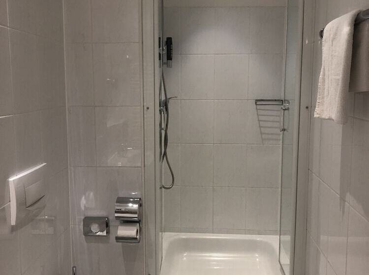 Camera Quadrupla Standard, Zum Kaffeekännchen