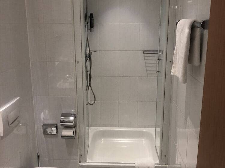 Camera Quadrupla Standard, Zum Kaffeekännchen