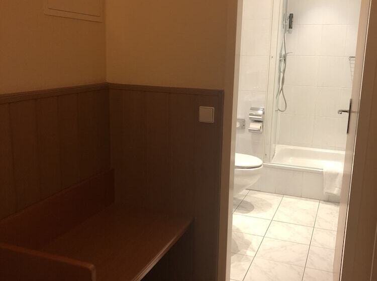 Camera Standard, Zum Kaffeekännchen