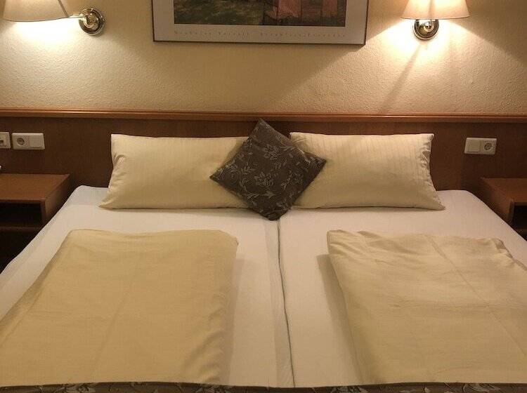 Camera Standard, Zum Kaffeekännchen