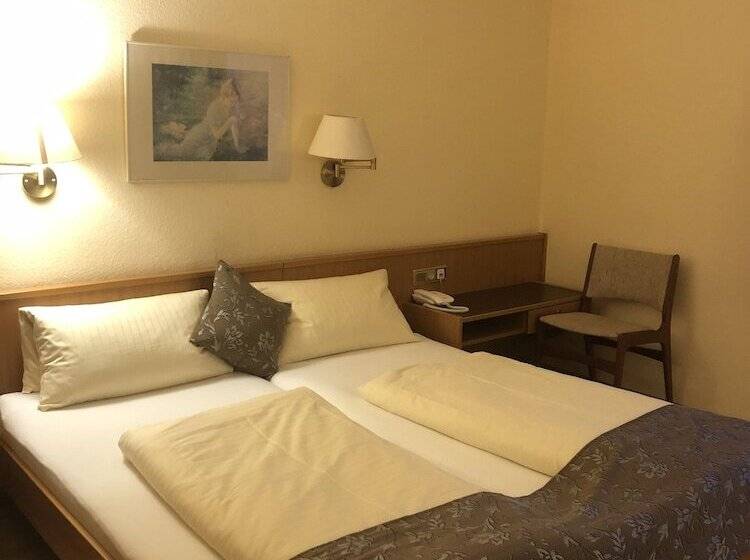 Camera Standard, Zum Kaffeekännchen