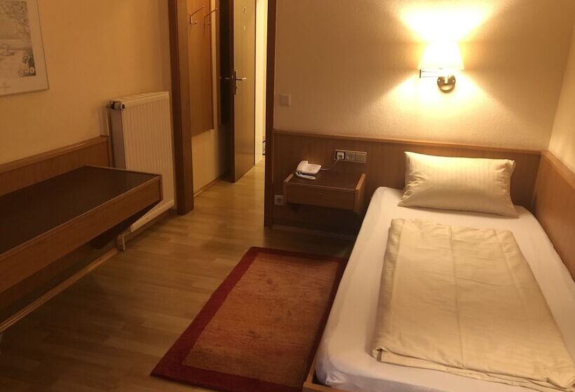 Camera Standard Individuale, Zum Kaffeekännchen