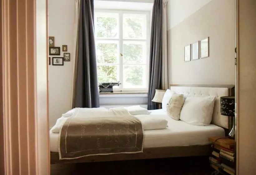 اتاق استاندارد, Naturschlosshotel Blumenthal