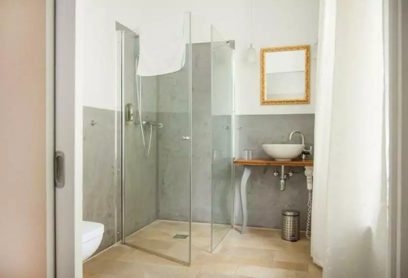 اتاق استاندارد, Naturschlosshotel Blumenthal