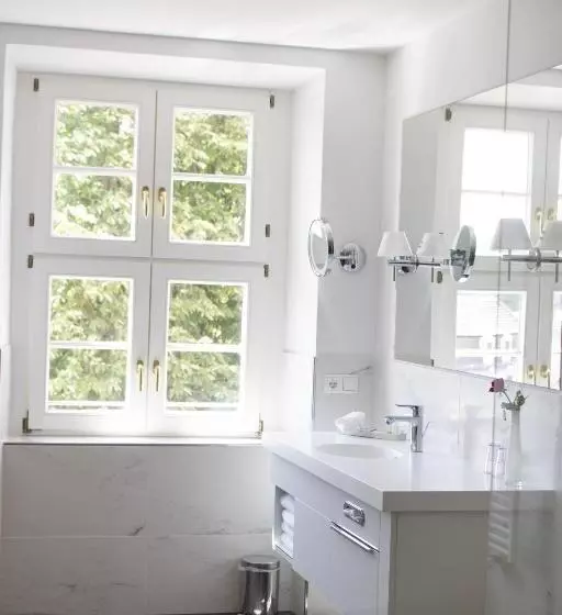 コンフォートルーム, Romantik Hotel Burgkeller Residenz Kerstinghaus