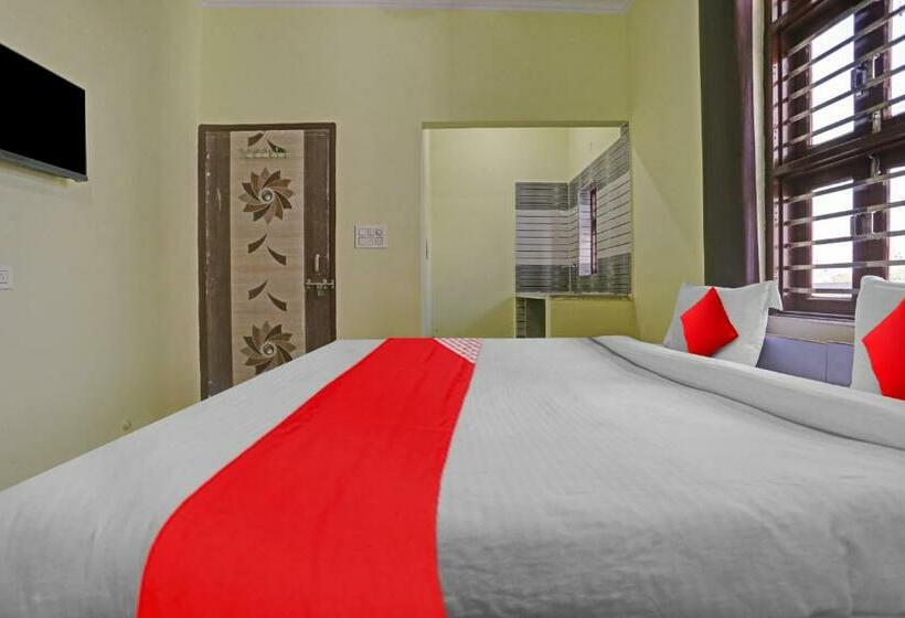 اتاق کلاسیک سه تخته, Flagship Hotel Krishna Palace