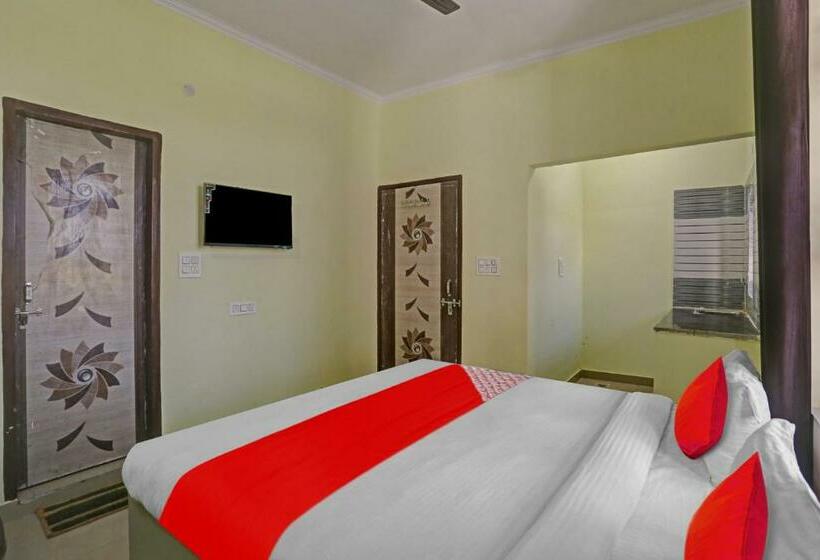 اتاق کلاسیک سه تخته, Flagship Hotel Krishna Palace