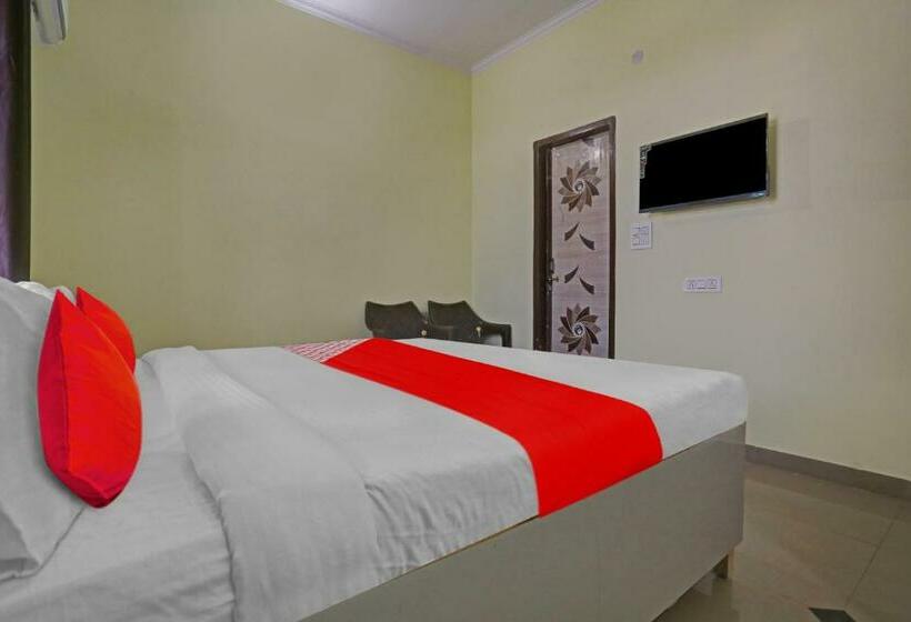 اتاق کلاسیک سه تخته, Flagship Hotel Krishna Palace