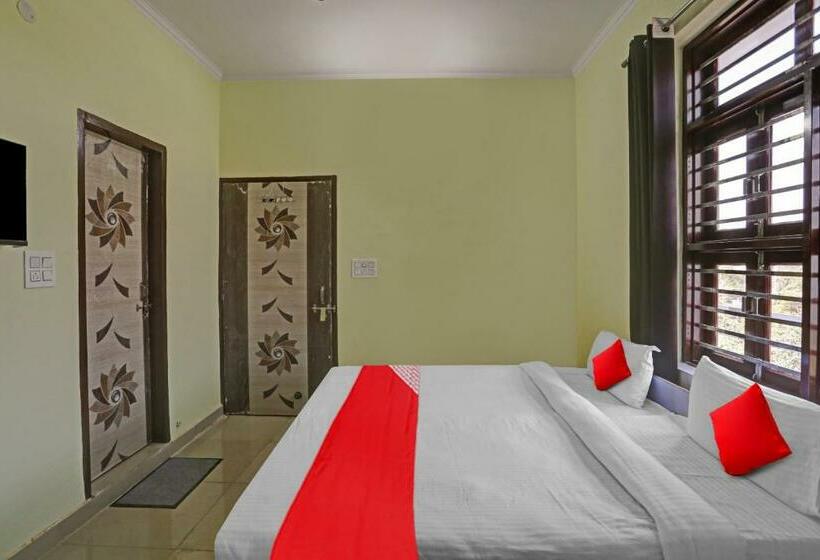 اتاق کلاسیک سه تخته, Flagship Hotel Krishna Palace