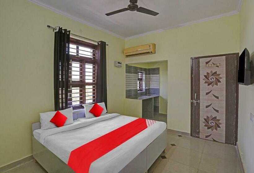 اتاق کلاسیک سه تخته, Flagship Hotel Krishna Palace