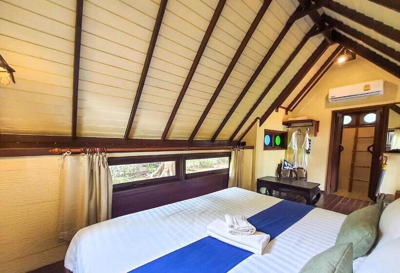 بنجلو قياسى مطلّ علي الحديقة, Baan Thong Ching Resort