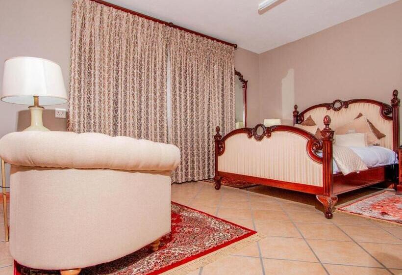 Полулюкс, Bophirima Boutique