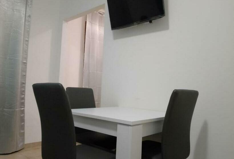 חדר סטנדרט לשלושה עם מרפסת, Costa Brava Self Check In Accesso Autonomo