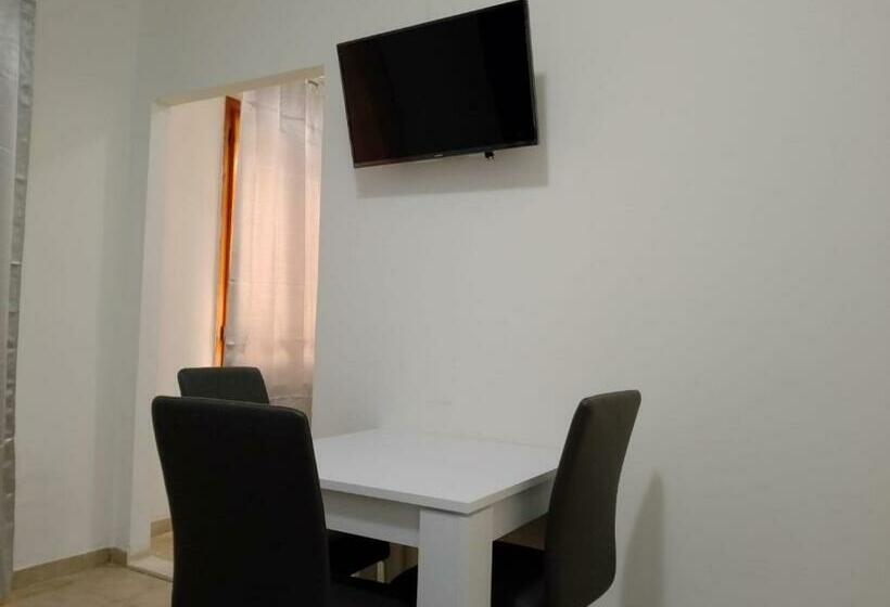 חדר סטנדרט לשלושה עם מרפסת, Costa Brava Self Check In Accesso Autonomo