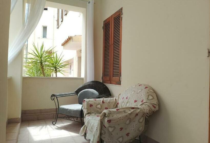 חדר סטנדרט לשלושה עם מרפסת, Costa Brava Self Check In Accesso Autonomo