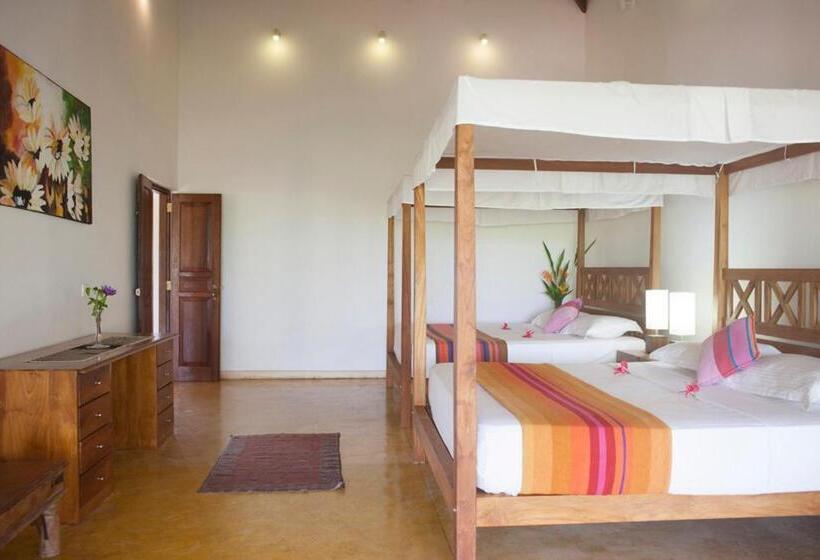 디럭스 테라스 룸 바다 전망, Ratnakara