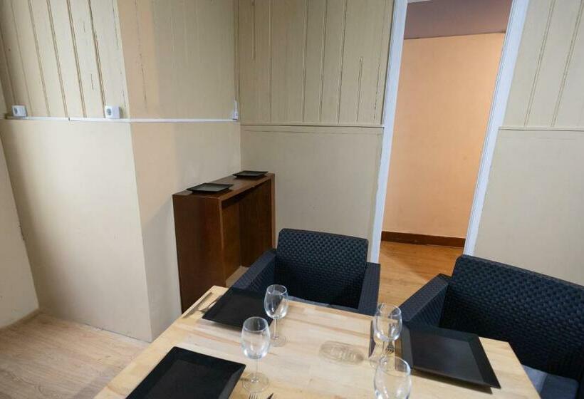 اتاق خانوادگی با سرویس بهداشتی مشترک, Casa Augusta 2