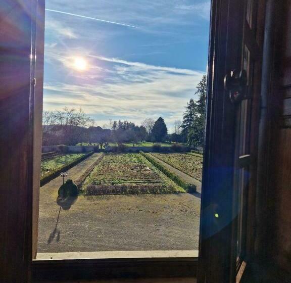 غرفة عائلية مطلّة علي الحديقة, Chambre Ducale