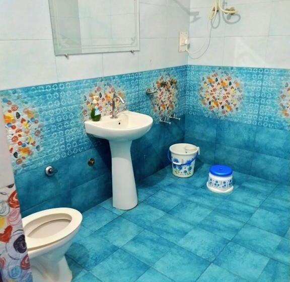 Quarto Superior, Ivy, Talwara