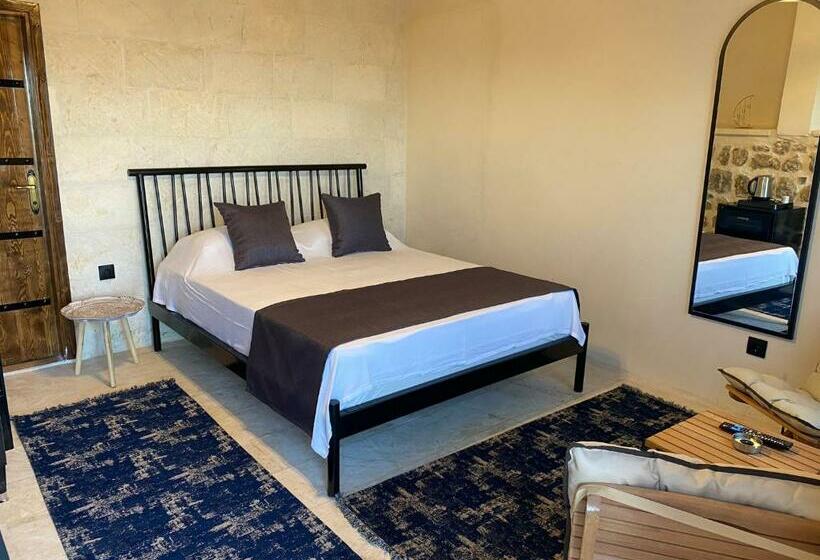 اتاق استاندارد با بالکن, Norn