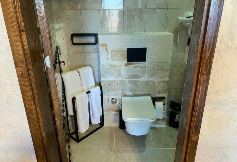 اتاق استاندارد با بالکن, Norn