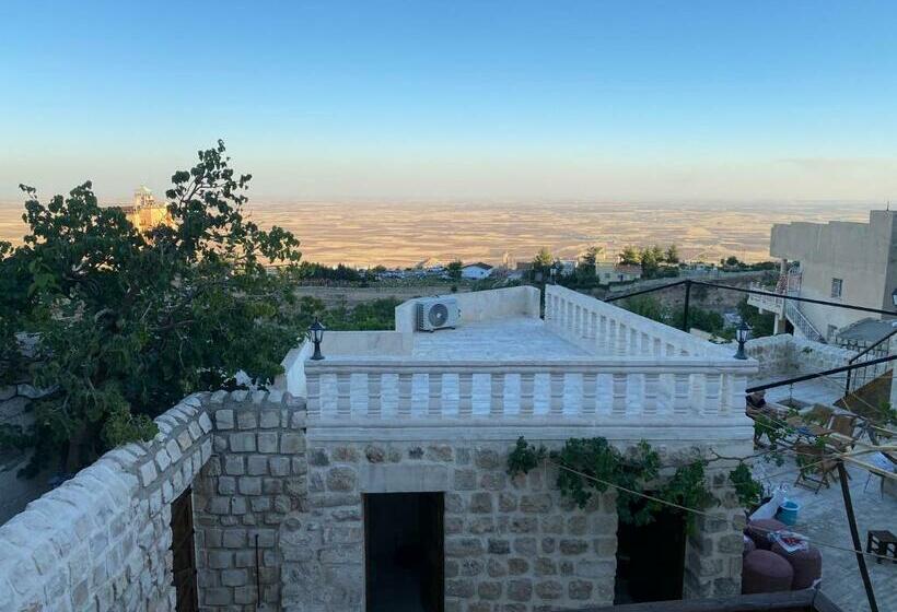 اتاق استاندارد با بالکن, Norn