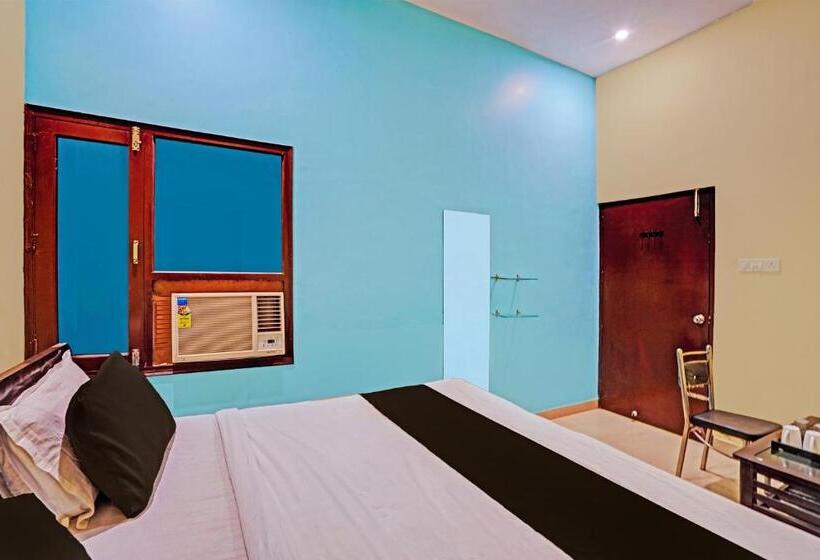 غرفة كلاسيكية ثلاثية, Pop Sarita Palace