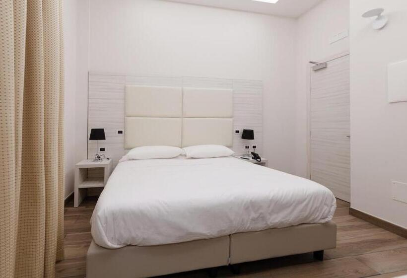 اتاق استاندارد, Hub Naples