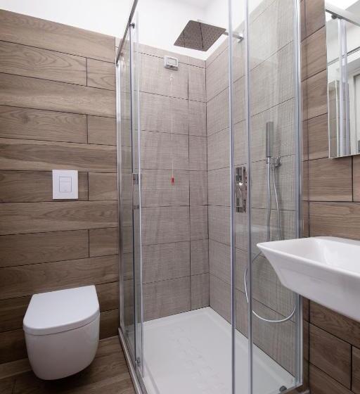 اتاق استاندارد یک نفره, Hub Naples