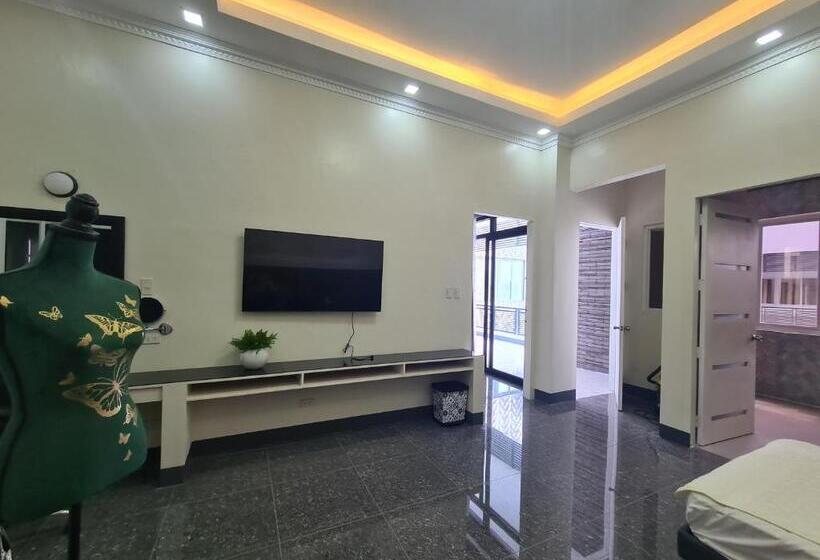 스탠다드 스튜디오, Dampa Poolside Events & Accommodation