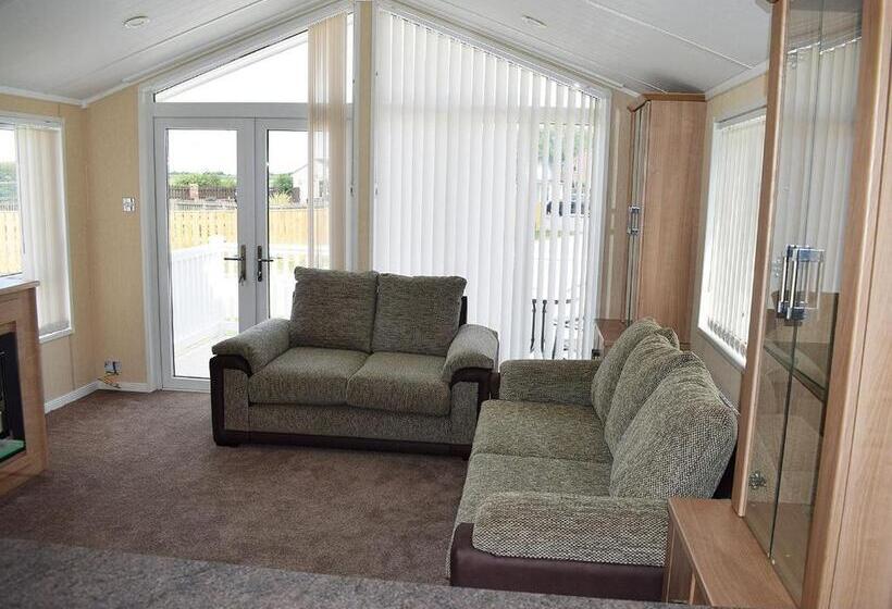 침실 2개 주택, Hamlet Rise