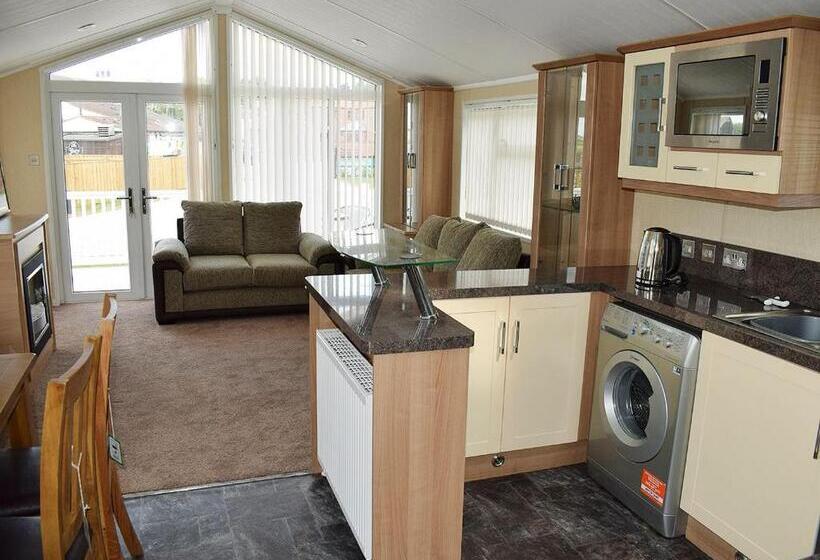 침실 2개 주택, Hamlet Rise