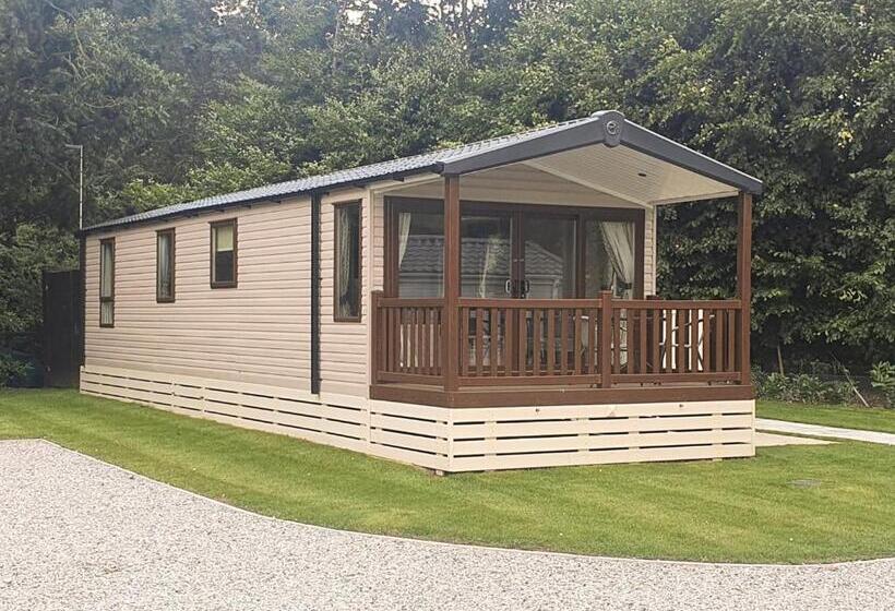 침실 3개 주택, Hamlet Rise