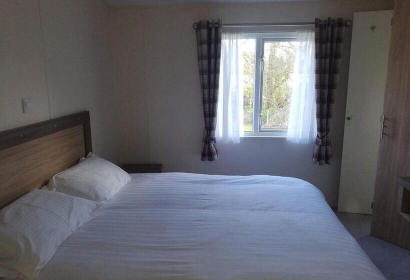 침실 2개 주택, Hamlet Rise