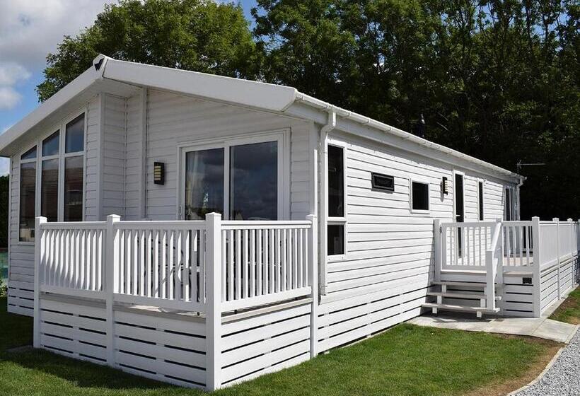 침실 3개 주택, Hamlet Rise