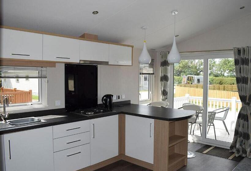 침실 3개 주택, Hamlet Rise