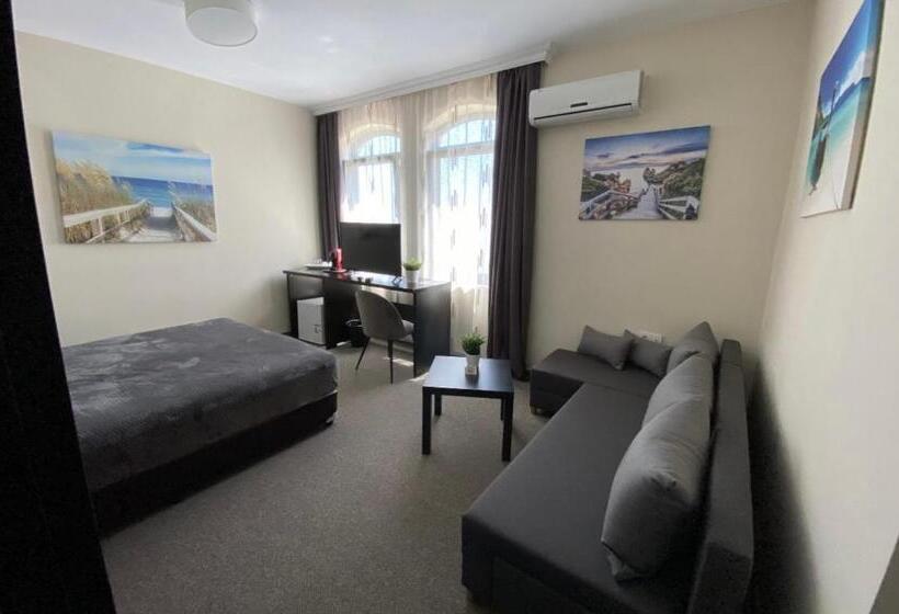 스위트, Family Hotel Stiva