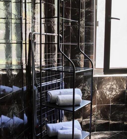 스위트, Family Hotel Stiva