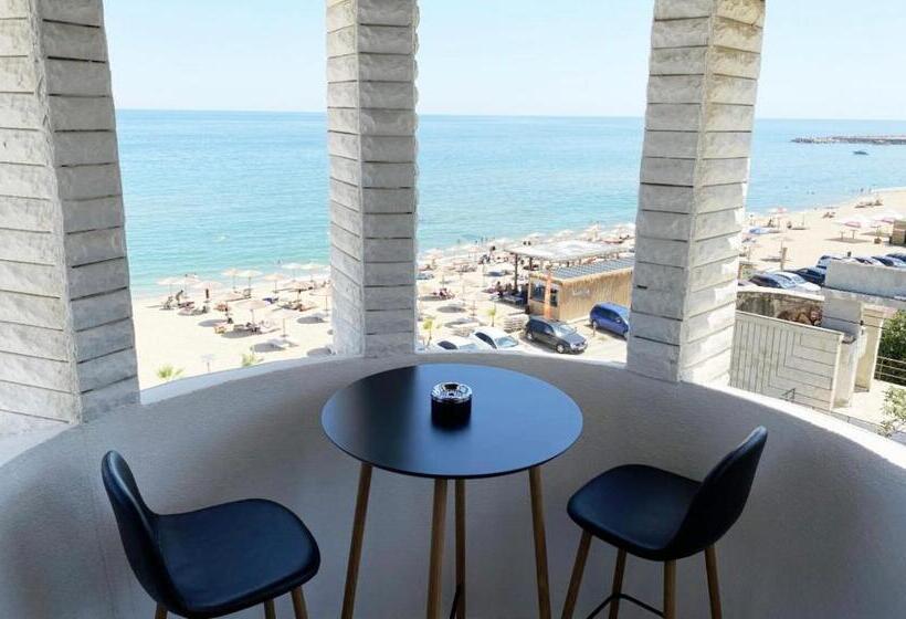 디럭스 스튜디오, Family Hotel Stiva