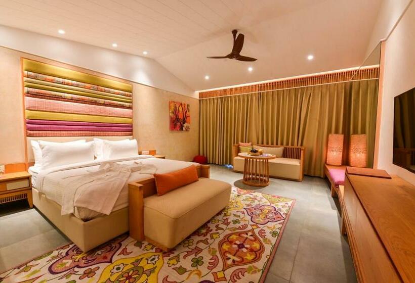 غرفة قياسية مزوَّدة بشُرفة, Four A Resort Jammu